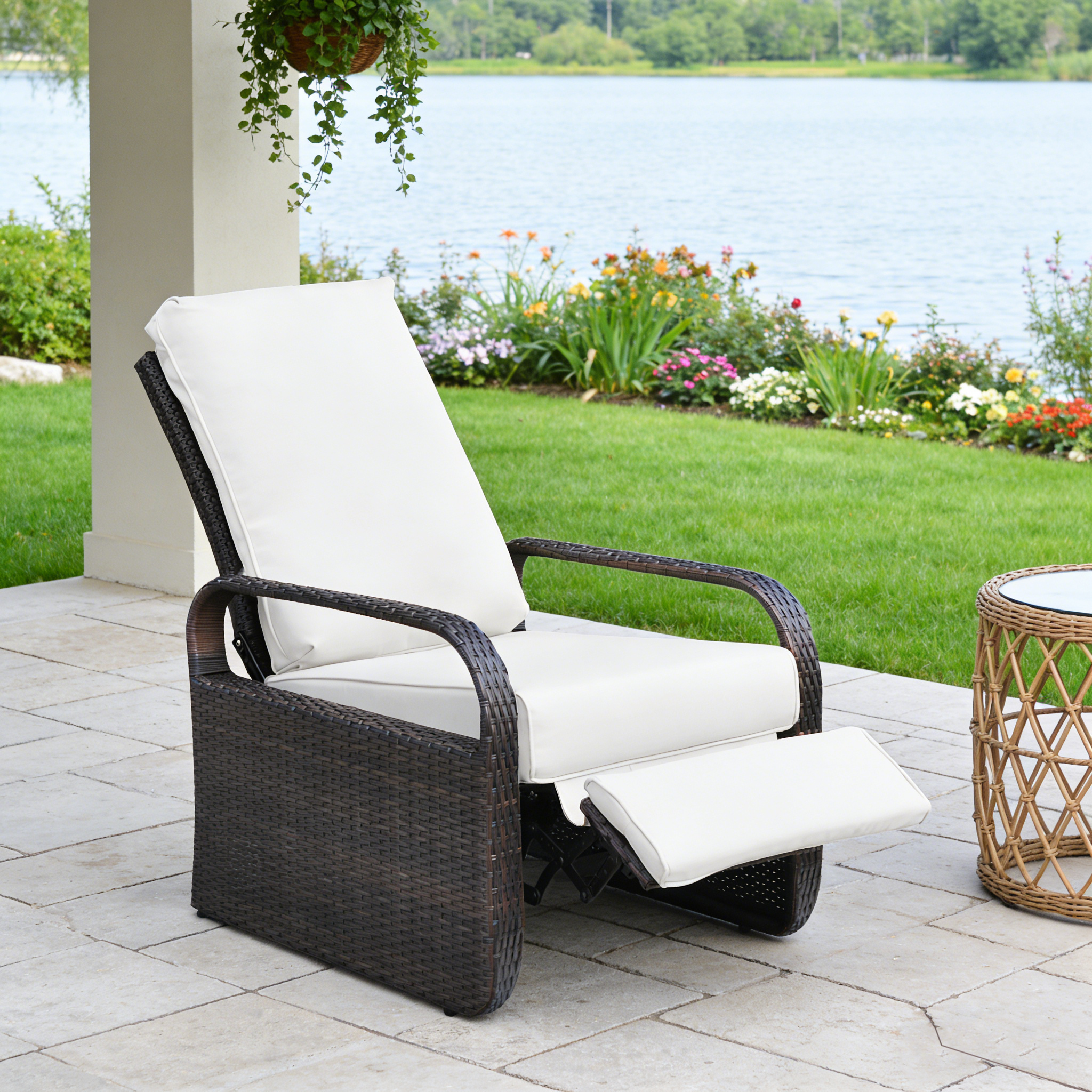 Arttoreal Outdoor Patio Furniture Adjustable Wicker Recliner / Recliner Chair with Aluminum Frame and Soft Waterproof Cushions