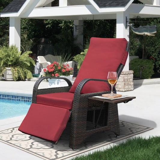 Outdoor patio rattan chair, all-weather PE rattan chair, with fold-down side table, independently adjustable footrest and adjustable recliner.